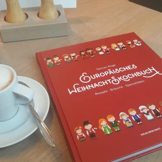 Kleiner Brauner – Taliman Sluga: Europäisches Weihnachtskochbuch